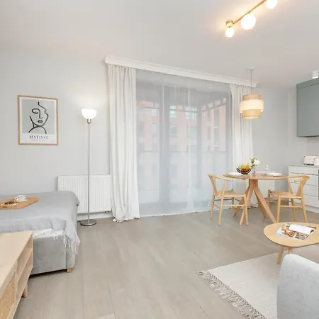 Woodicapart With Balcony In By Renters Апартаменты Гданьск