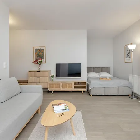Апартаменты Woodicapart With Balcony In By Renters